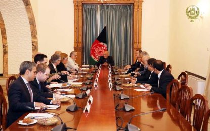 خلیل‎زاد و غنی بر گفتگوی بین الافغانی در روند مذاکرات صلح تاکید کردند