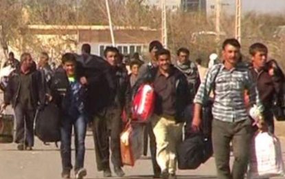 اخراج نزدیک به ۱۰۰ هزار مهاجر افغان در ۸ ماه گذشته از ایران به نیمروز