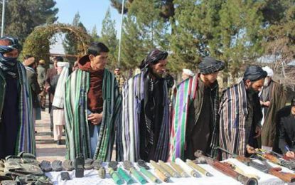 یک گروه ۵ نفری طالبان در بادغیس به حکومت تسلیم شدند