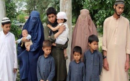 افغانستان ۱۲۶ کودک و زن جنگجویان داعش را به قبایل پاکستان تحویل داد