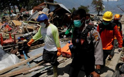 شمار تلفات زلزله در اندونیزی به ۱۲۰۰ تن افزایش یافته است
