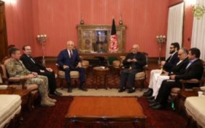 رئیس جمهور غنی با نماینده ویژه امریکا در باره صلح افغانستان دیدار کرد