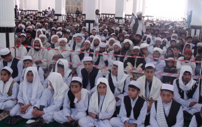 بیش از ۱۰۰ تن از حافظان قرآن در شهر نیمروز سند فراغت گرفتند