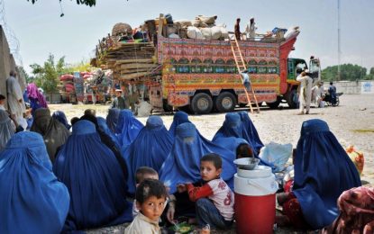 پاکستان تا یک‌سال دیگر مهاجرین افغان را اخراج می‌کند