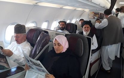 شماری از سیاسیون افغان برای اشتراک در نظست بین الافغانی به قطر رفتند